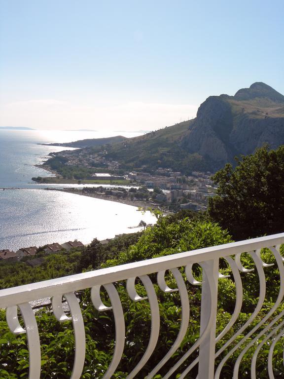 Holiday Home Figa Omis Ruang foto