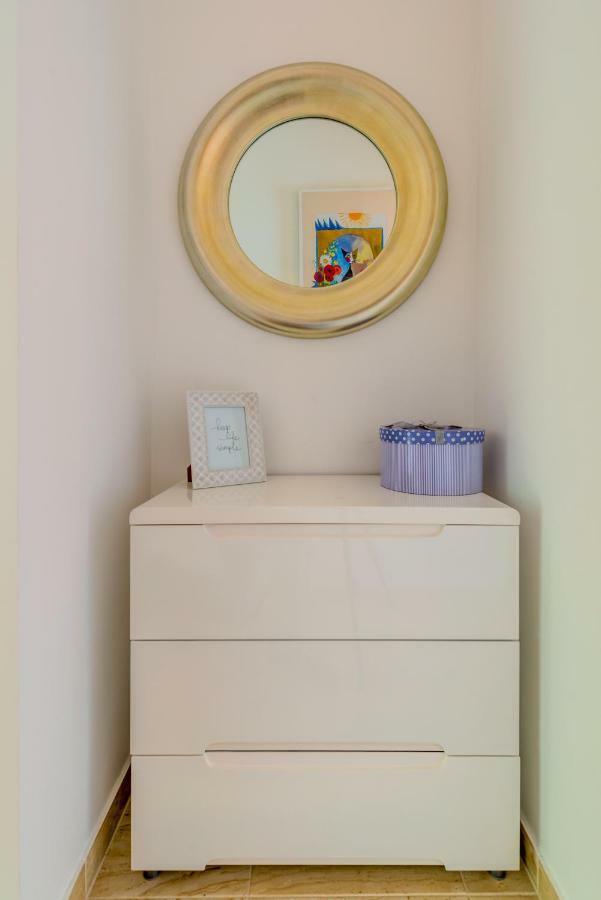 Holiday Home Figa Omis Bagian luar foto